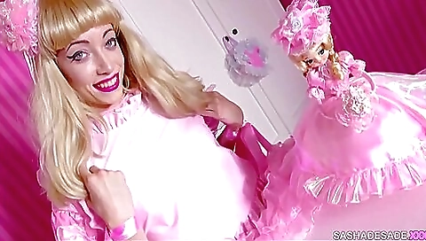 Gorgeous blonde beauty with small tits is getting a facial