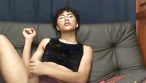 Blonde amateur video with a good looking and attractive girl