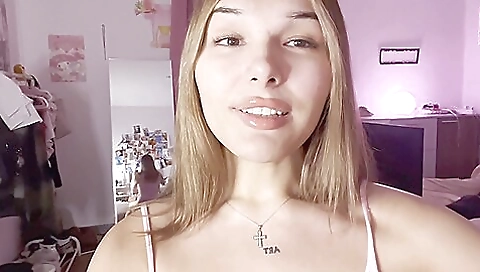 Barebacked blonde is pounded in amateur anal vid 1