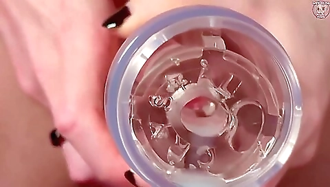 Amateur slut with a sexy body gets her pussy filled with cum