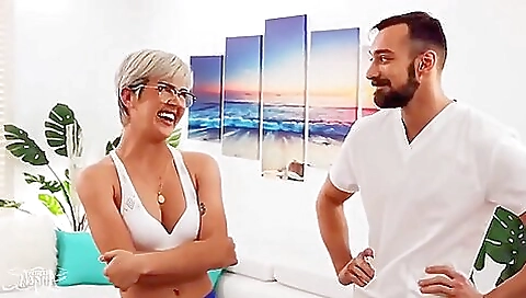 Guy fucks a bareback blonde shemale for her massage