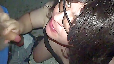 Beautiful brunette slut swallows cum in a threesome